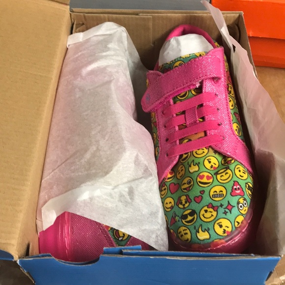 Stride Rite Other - Stride Rite Raz Emoji Light-Up Sneaker Sz 2.5 W